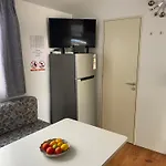 Chalet-mobilehome Mit Pool