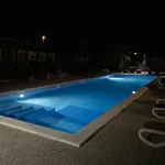 Chalet-mobilehome Mit Pool Campingplads