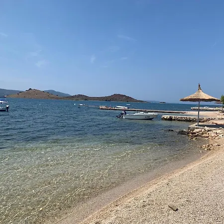 Kamp alanı Chalet-mobilehome Mit Pool Turanj