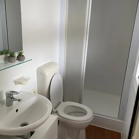 Chalet-mobilehome Mit Pool Kamp alanı Turanj