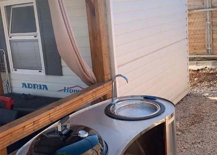 Chalet-mobilehome Mit Pool * Turanj