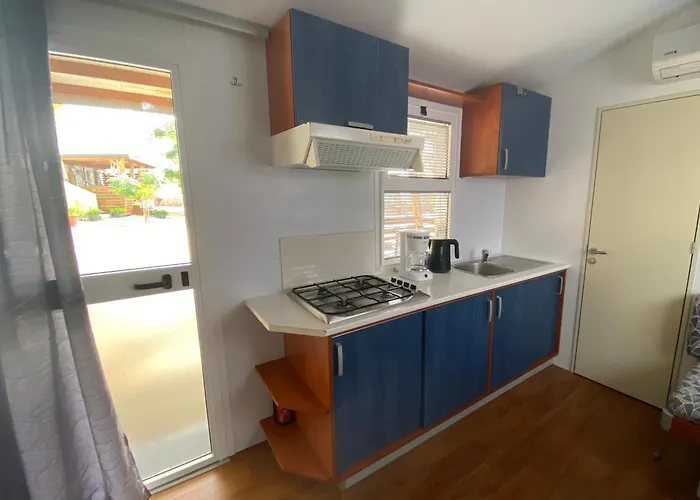 Chalet-mobilehome Mit Pool * Turanj