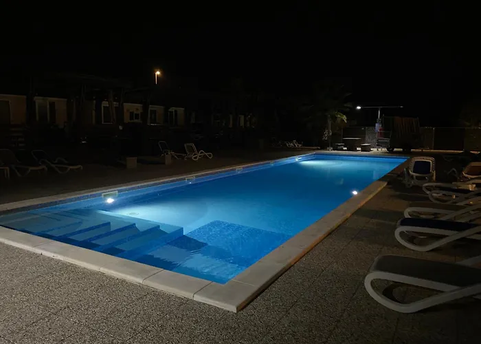 Chalet-mobilehome Mit Pool Kemping