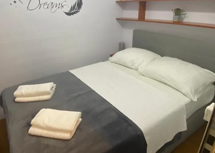 Chalet-mobilehome Mit Pool Parque de Campismo