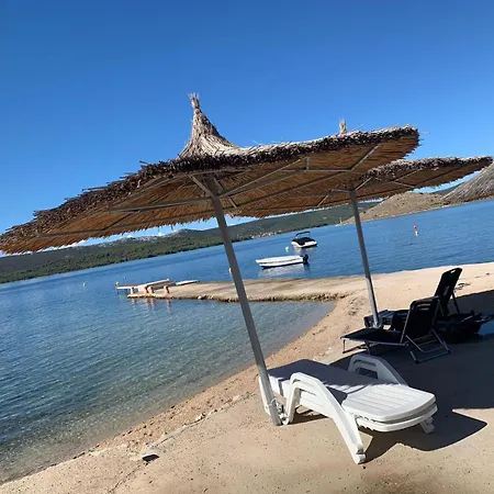 Chalet-mobilehome Mit Pool * Turanj