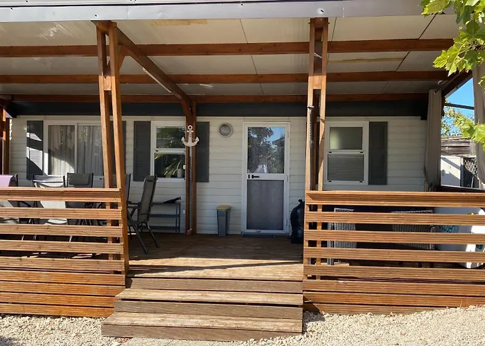 Chalet-mobilehome Mit Pool Кемпинг *