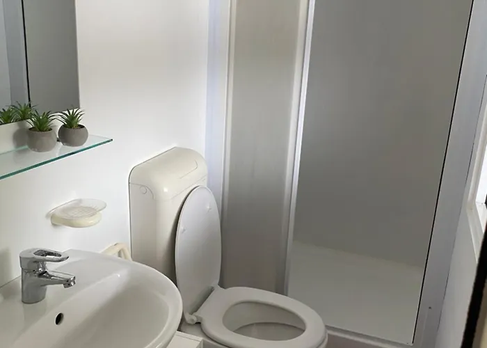 Chalet-mobilehome Mit Pool Кемпинг Турань