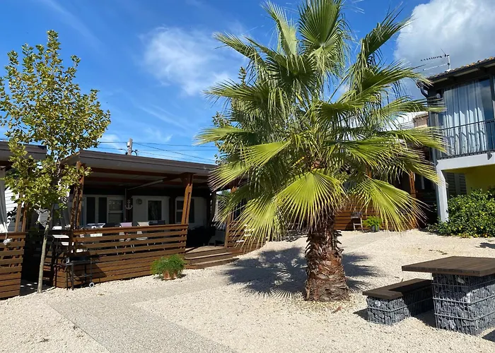 Chalet-mobilehome Mit Pool Кемпинг *